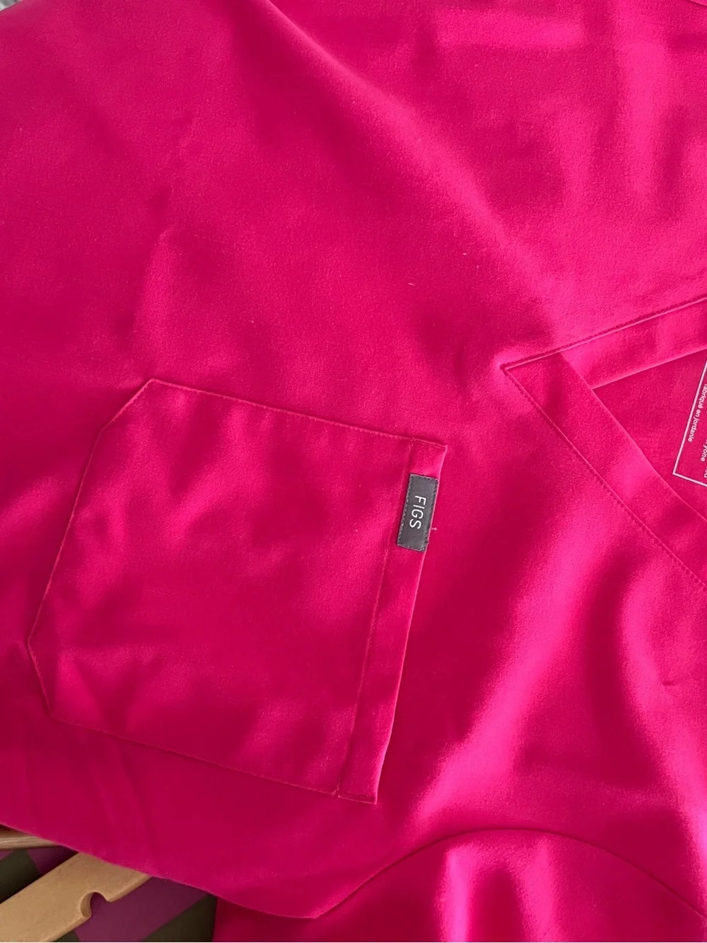 Figs shocking pink set - Picture 2 of 4